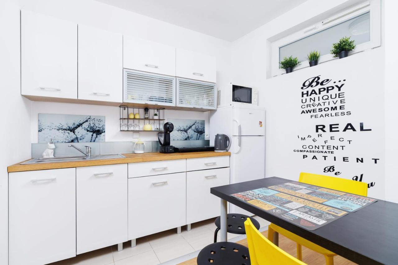 Studio Pradnik Bialy Krakow By Renters Apartment ภายนอก รูปภาพ